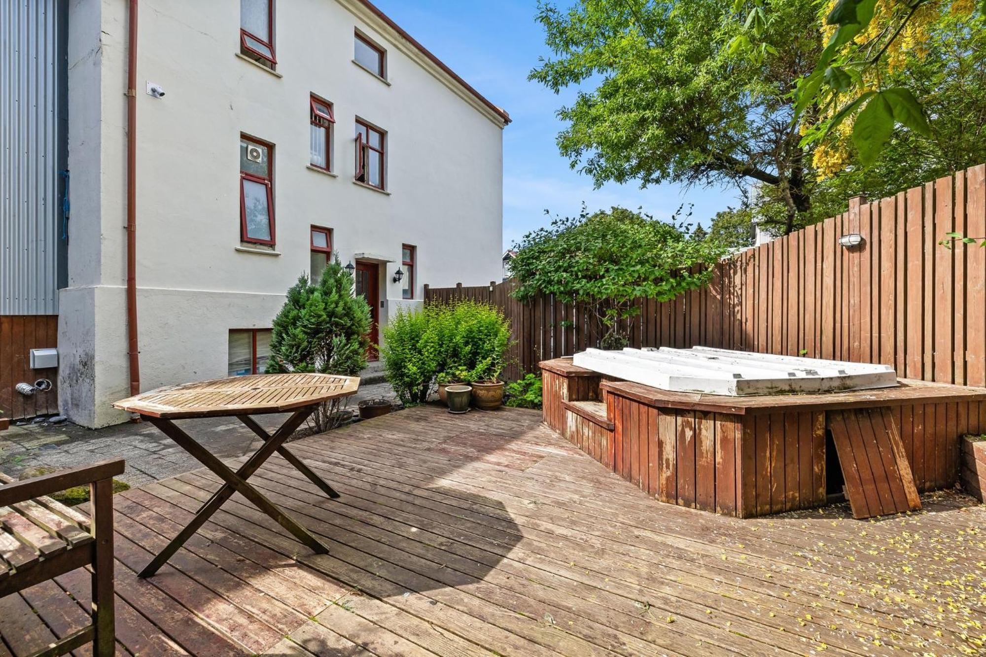Downtown Baldursbra - Two Bedroom Appartement Reykjavík