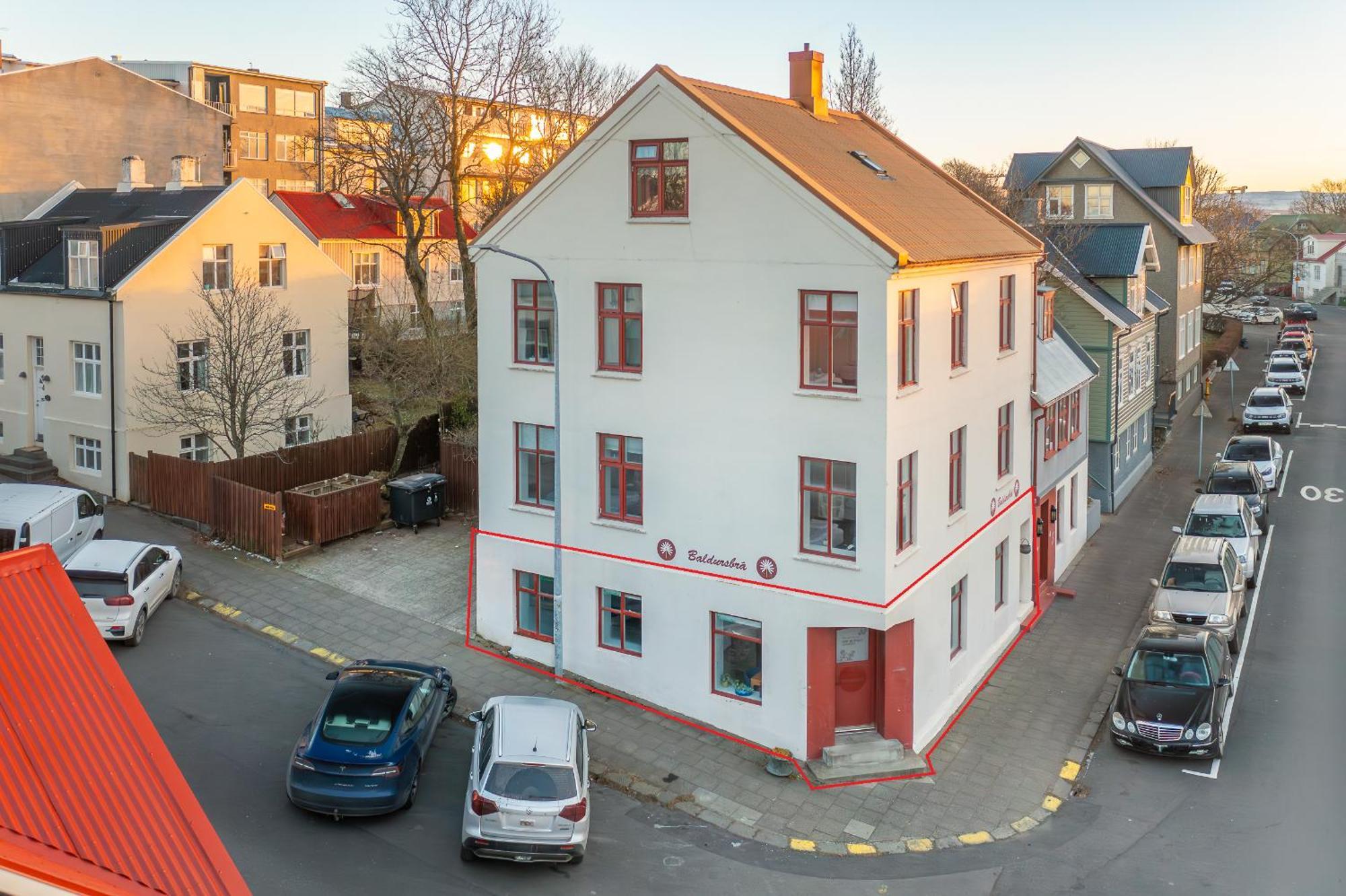 Downtown Baldursbra - Two Bedroom